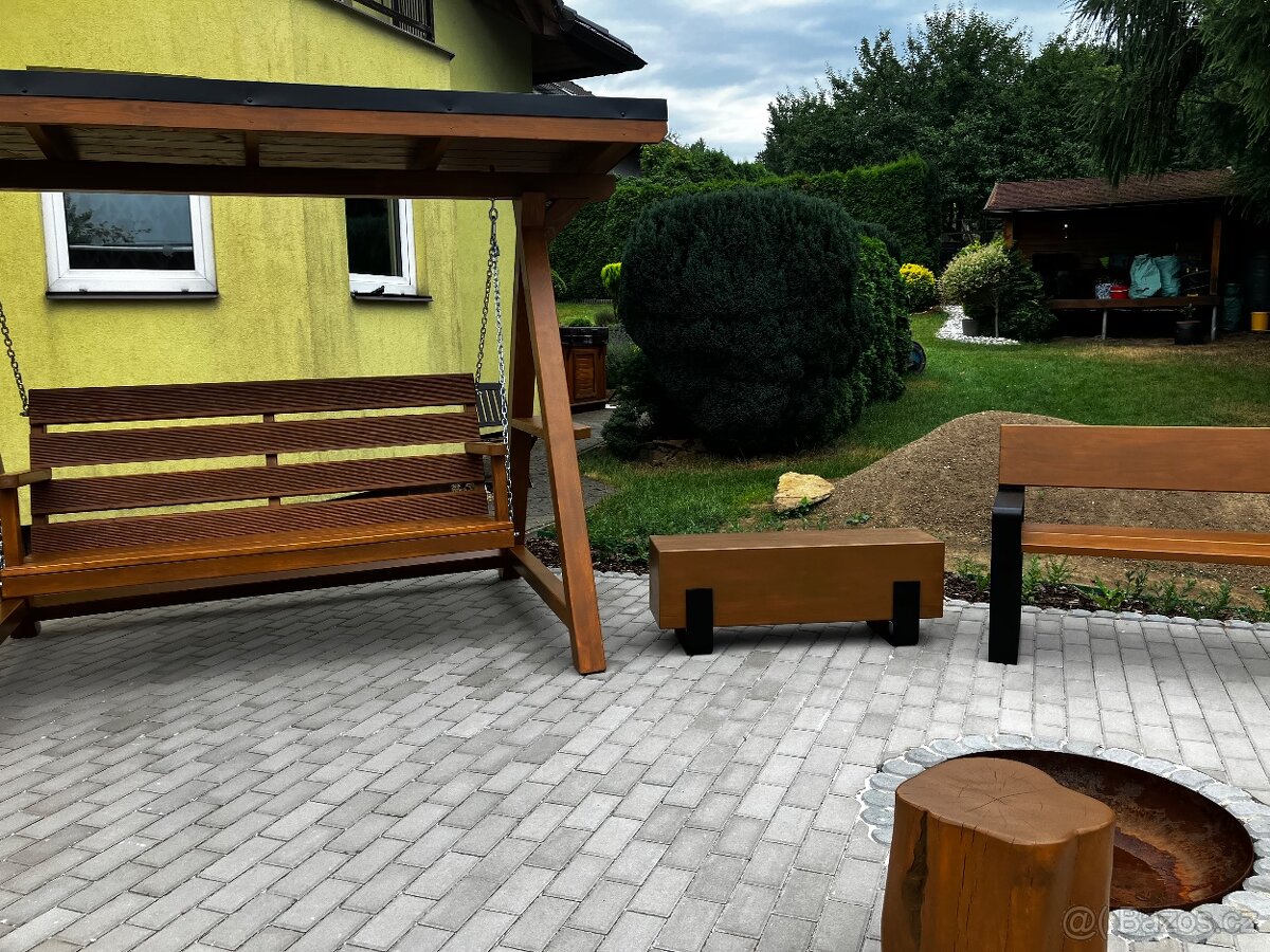 Zahradní dřevěná houpačka - 2