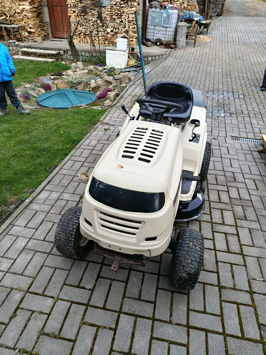 Zahradní traktor MTD DL 92 T - 2