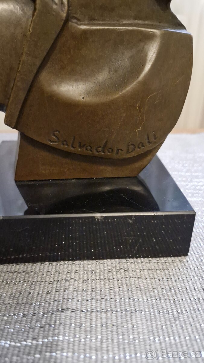 Salvador Dali - housle - bronz - 2