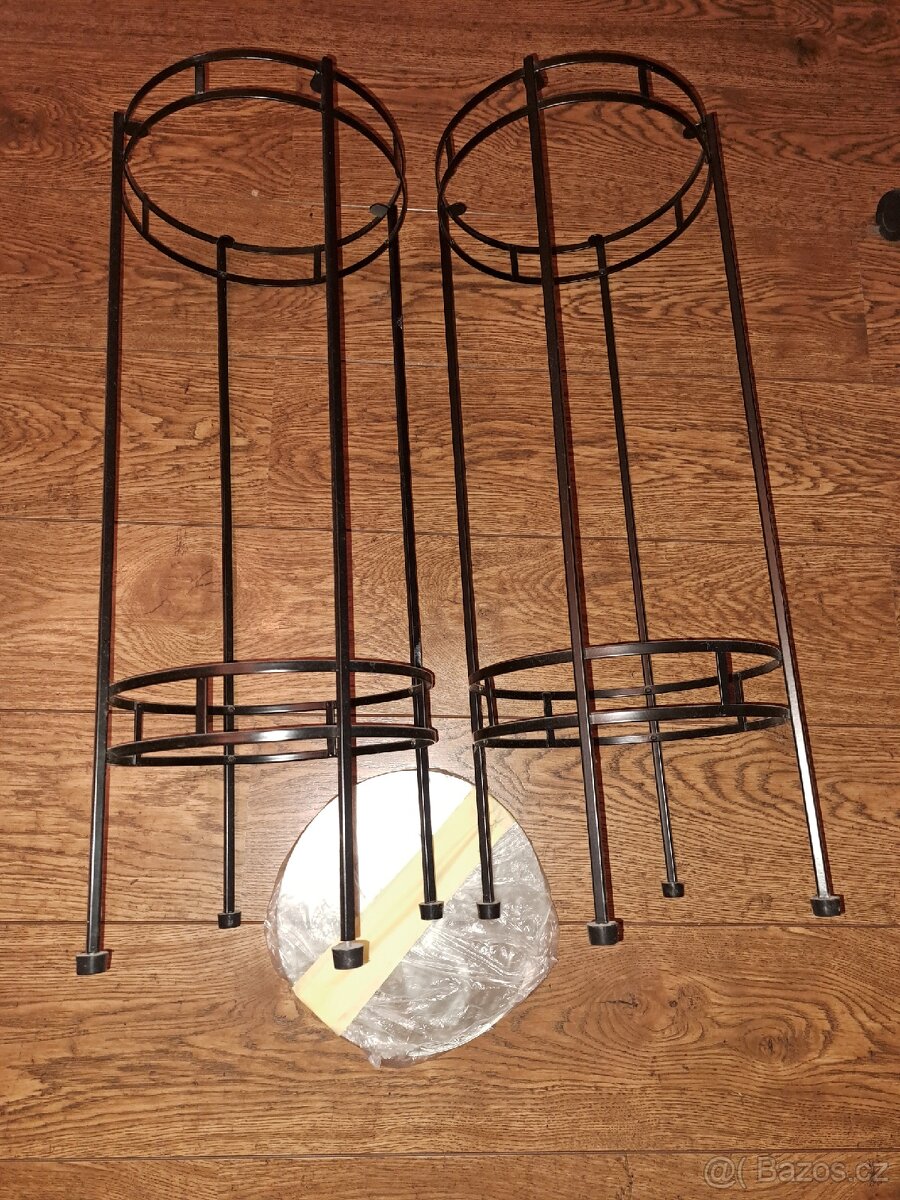 2x stolek na květiny - 2