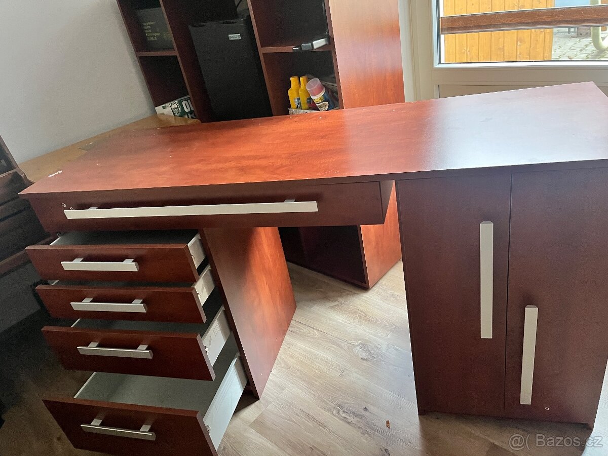 Skříň s úložným prostorem - 2