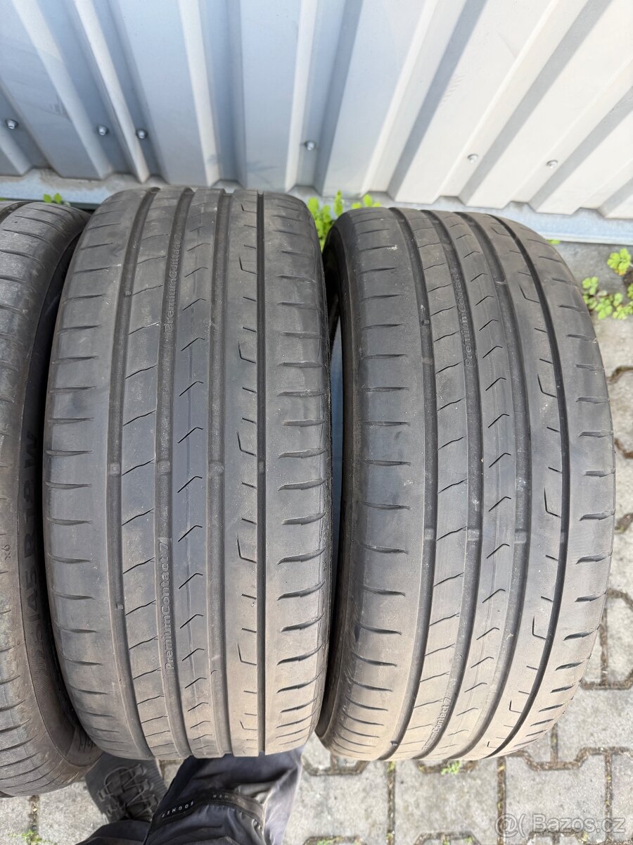 225/45R18 - 2