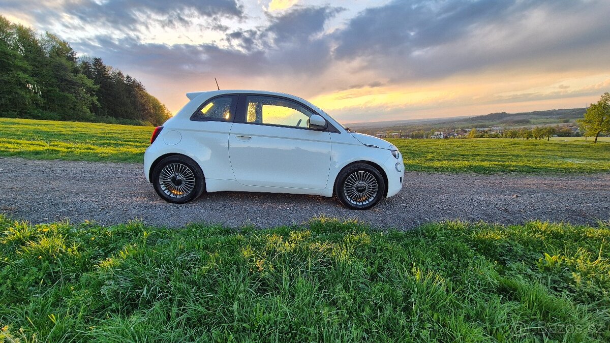 Fiat 500e icon 87kw,  baterie 42kw r.v. 2021 - 2