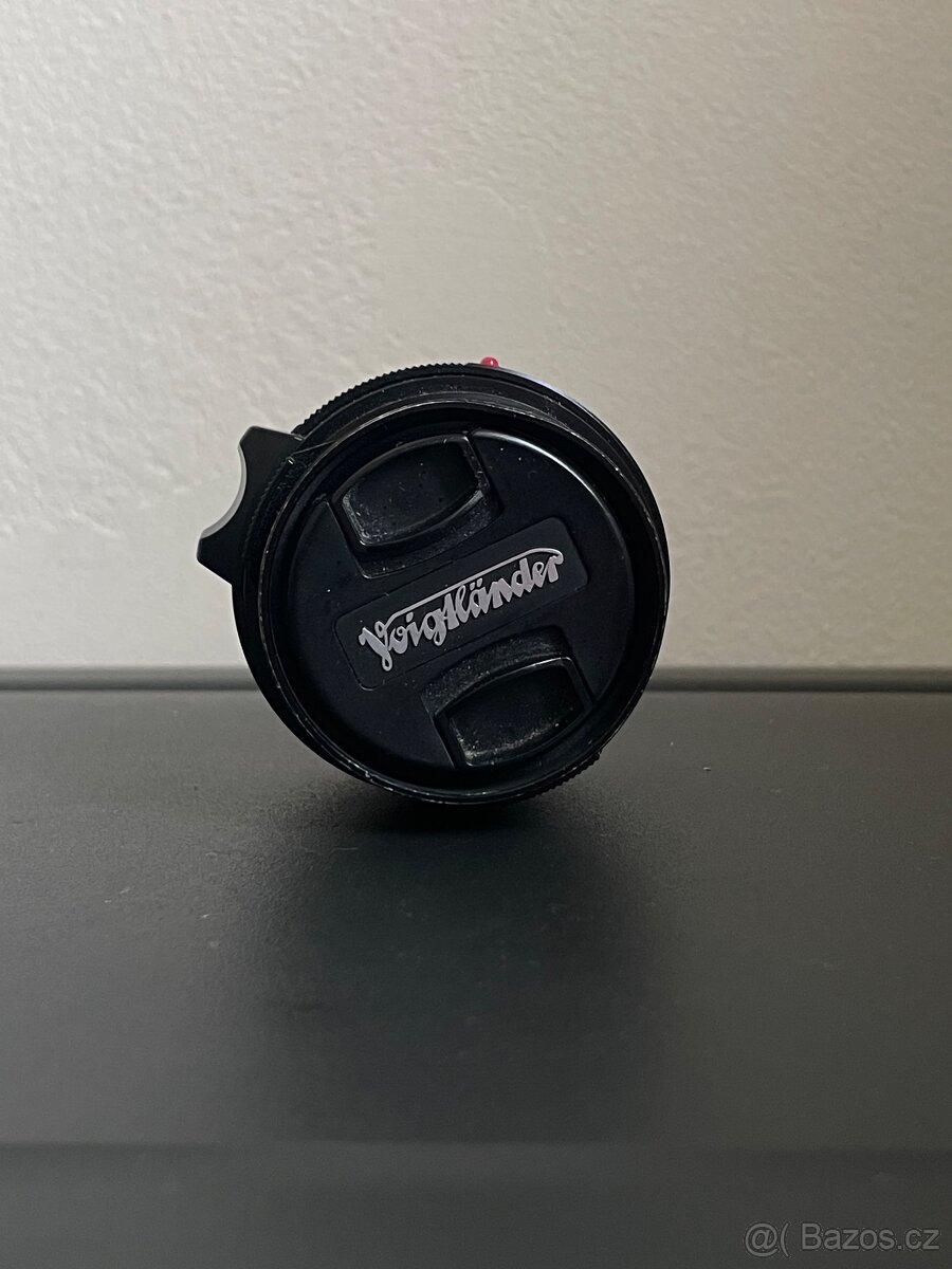 Voigtländer Color-Skopar 25mm f/4 pro Leica M s optickým hle - 2