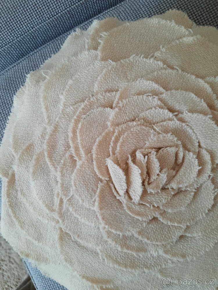 Vlneny polstarek Bloomingville - 2