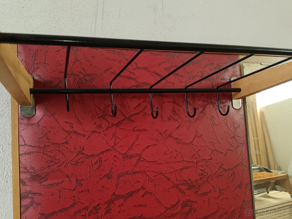 Retro předsíňová stěna - 2