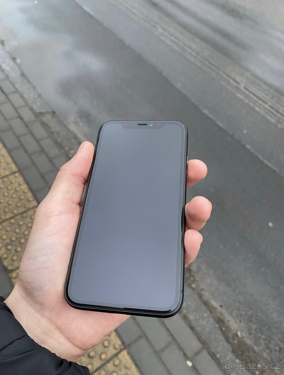 IPHONE 11 BLACK 64GB - BATERIE 98% - 2