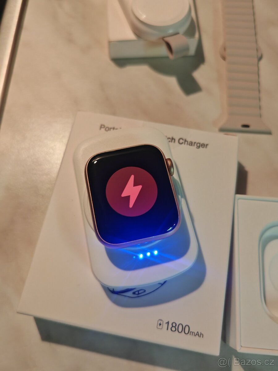 Apple Watch SE 40mm Gold cellular + pasky + powerbanka - 2