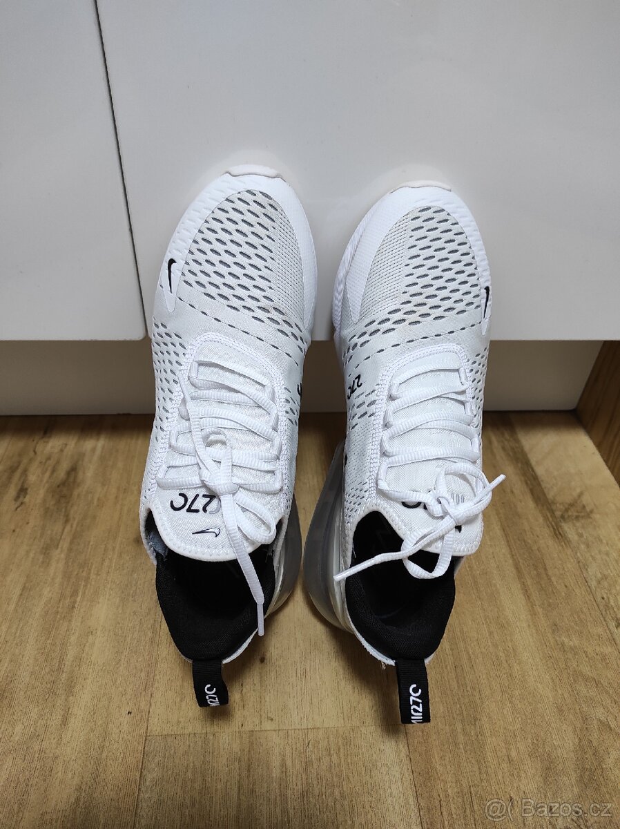 Krásné bílé Nike boty 270 - 2