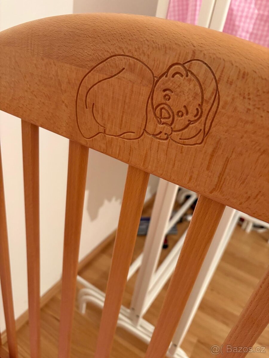 Dřevěná dětská postýlka - 2