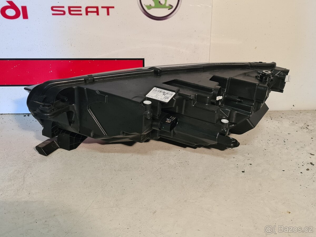 5E4 941 016 B Škoda Octavia 4 matrix světlomet - 2