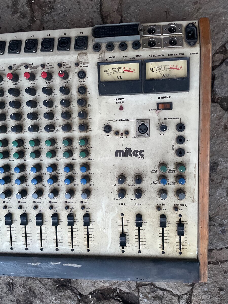 Starý mixážní pult miltec 1602 - 2