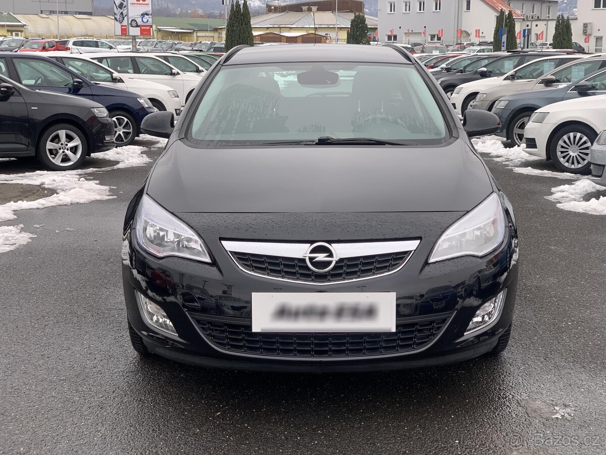 Opel Astra 1.6i , 85 kW benzín, 2011 - 2
