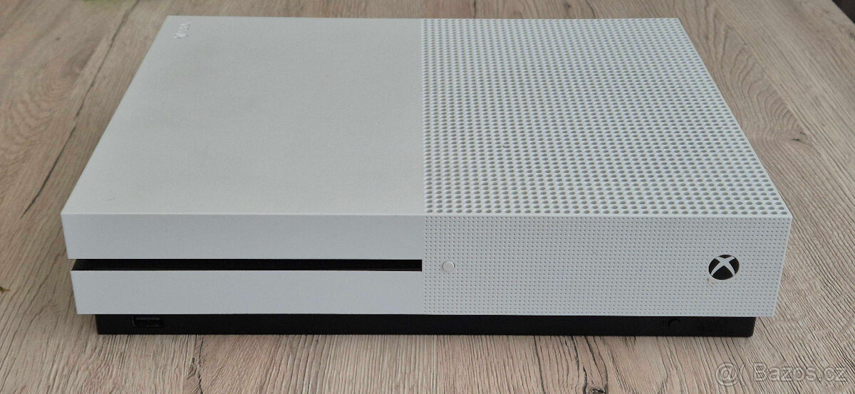 Xbox One S - 2