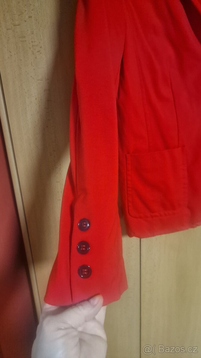 Červené sako - 2