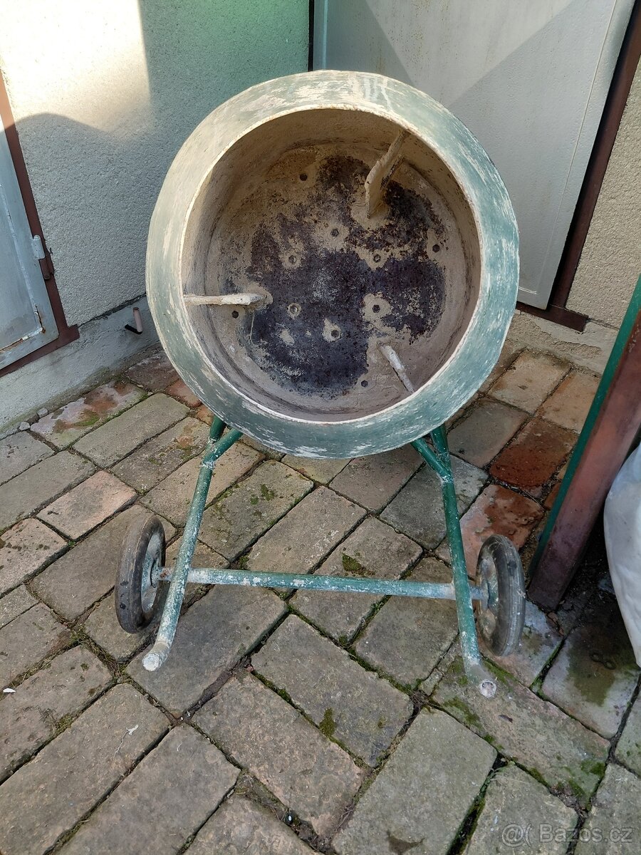 Stavební míchačka - 2