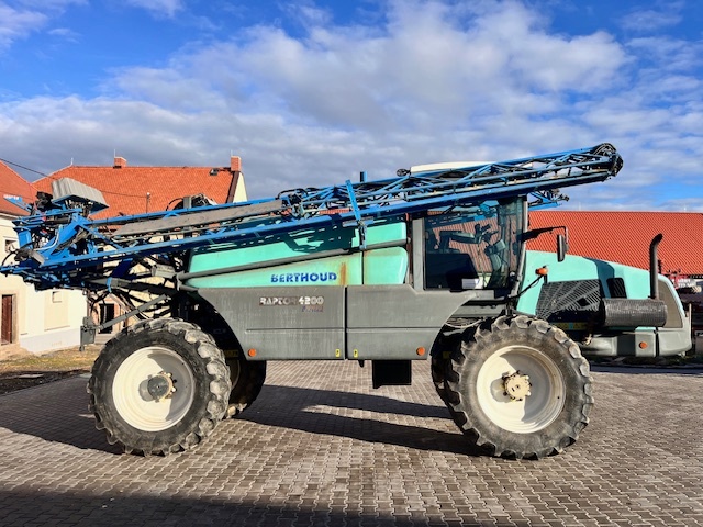Postřikovač Samojízdný BERTHOUD RAPTOR 4240/30 - 2