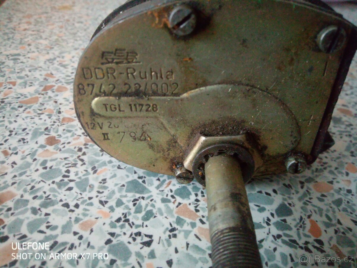 Motorek stěrače - 2