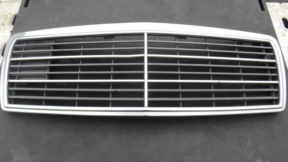 Mercedes C W202 - maska - 2