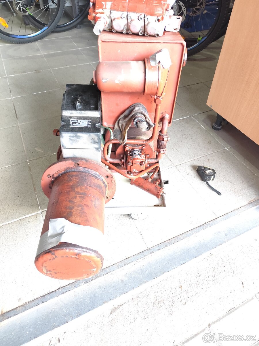 Hydraulický rozvaděč, čerpadlo, pístnice - 2