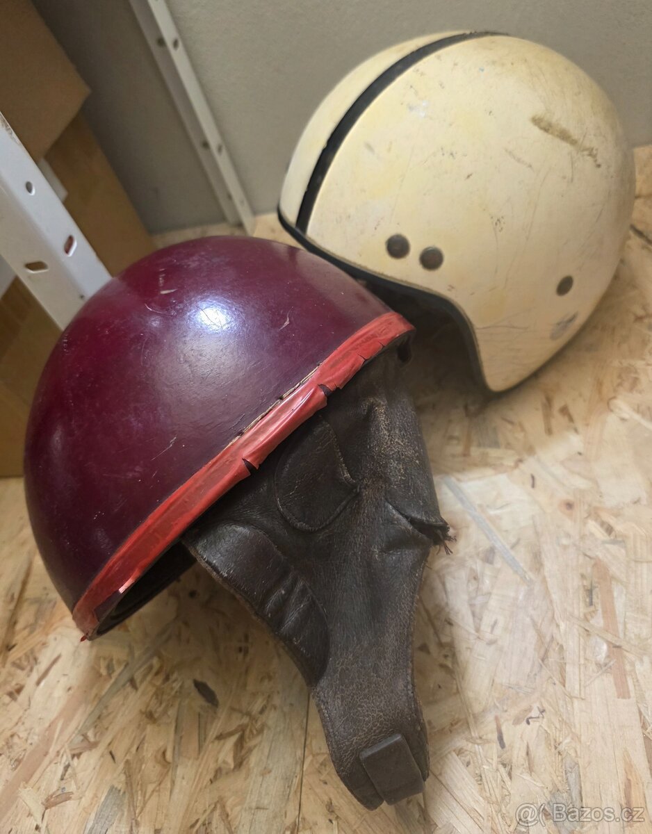 Staré moto helmy - 2