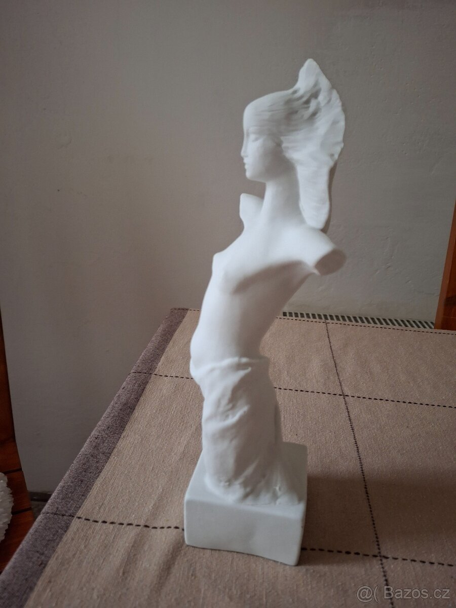 Dívčí akt - 2