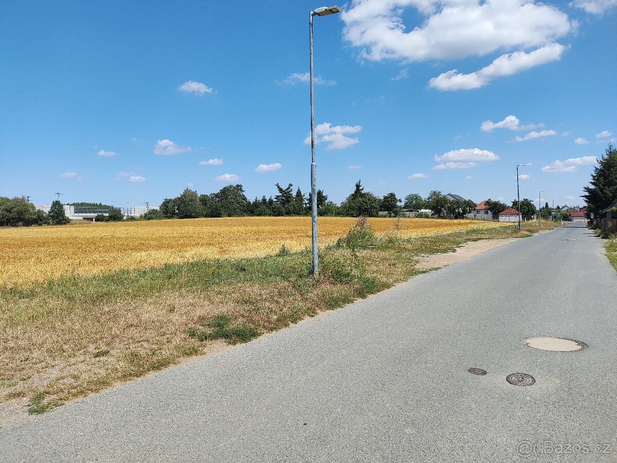 Stránčice /Praha Východ/ - 2 585 m² na průmyslovou výstavbu – pohled 2