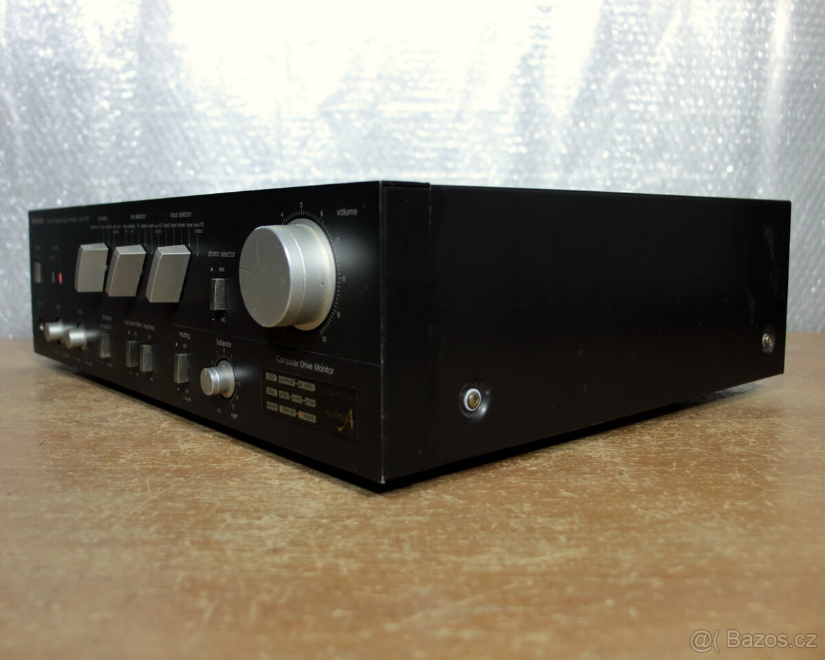 Zesilovač Technics. - 2