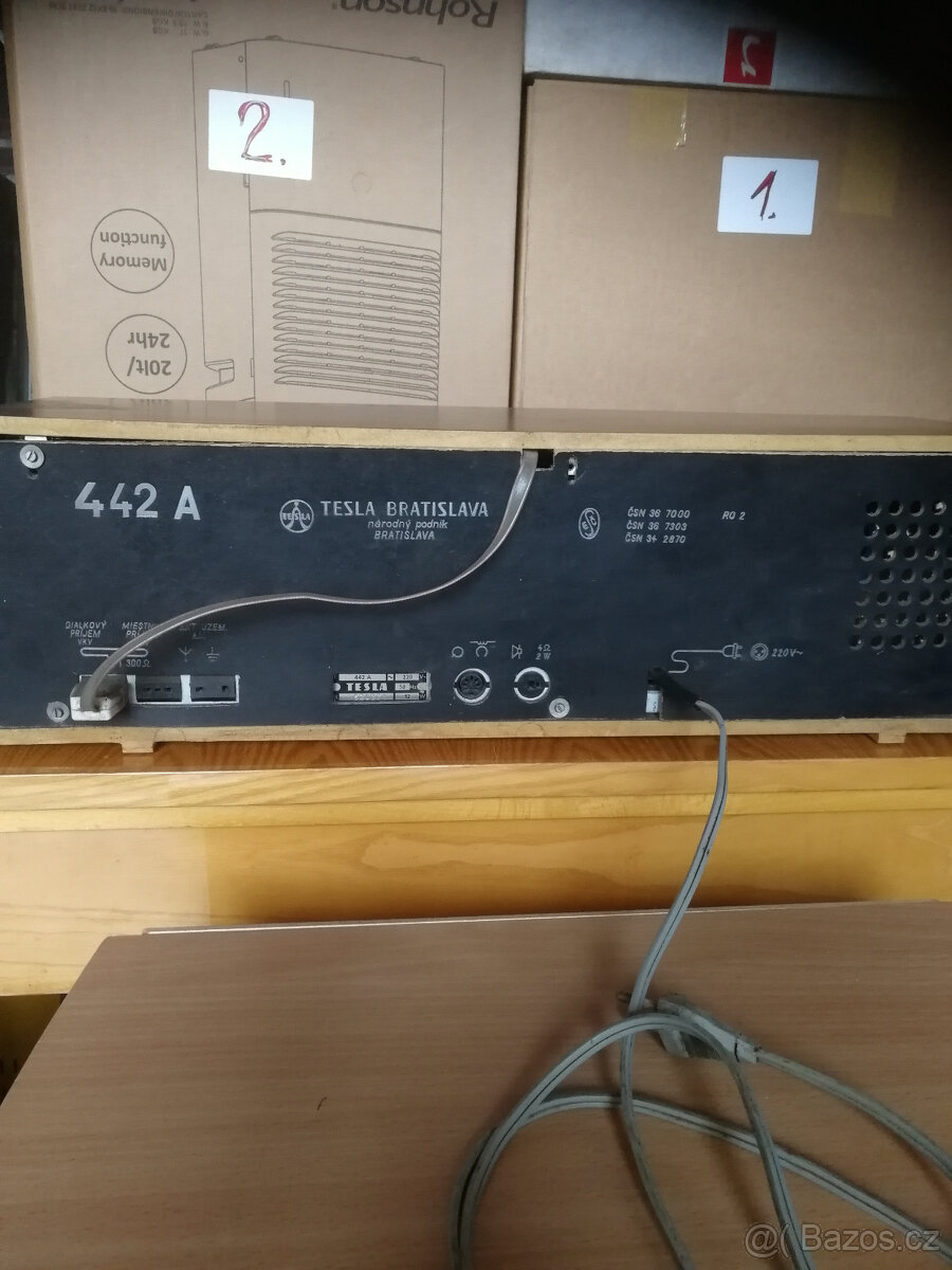 rádio, foťák, stereo prohlížečka, budíky, světla, lampa, - 2