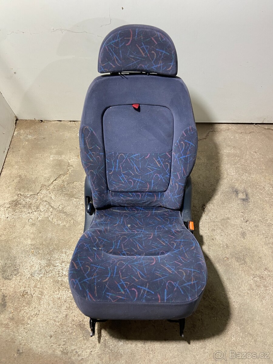 Sedačka integrovaná dětská VW Sharan - 2