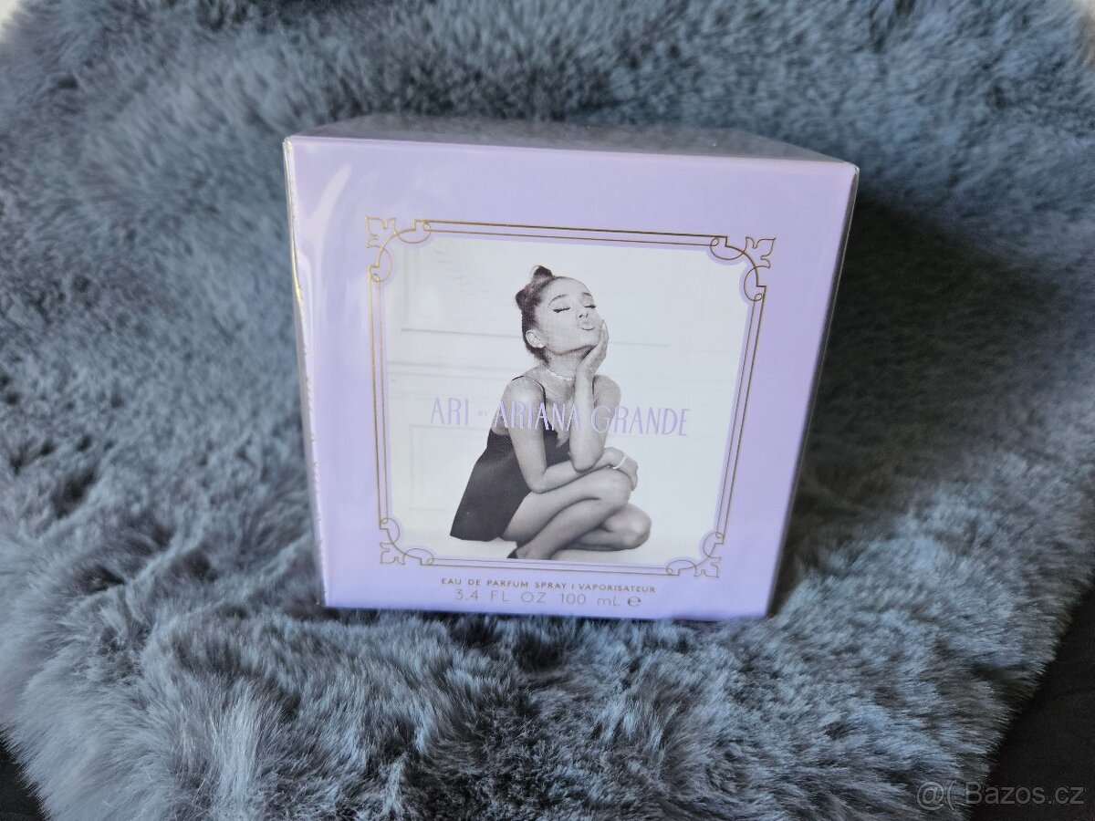 Ariana grande Ari - 2