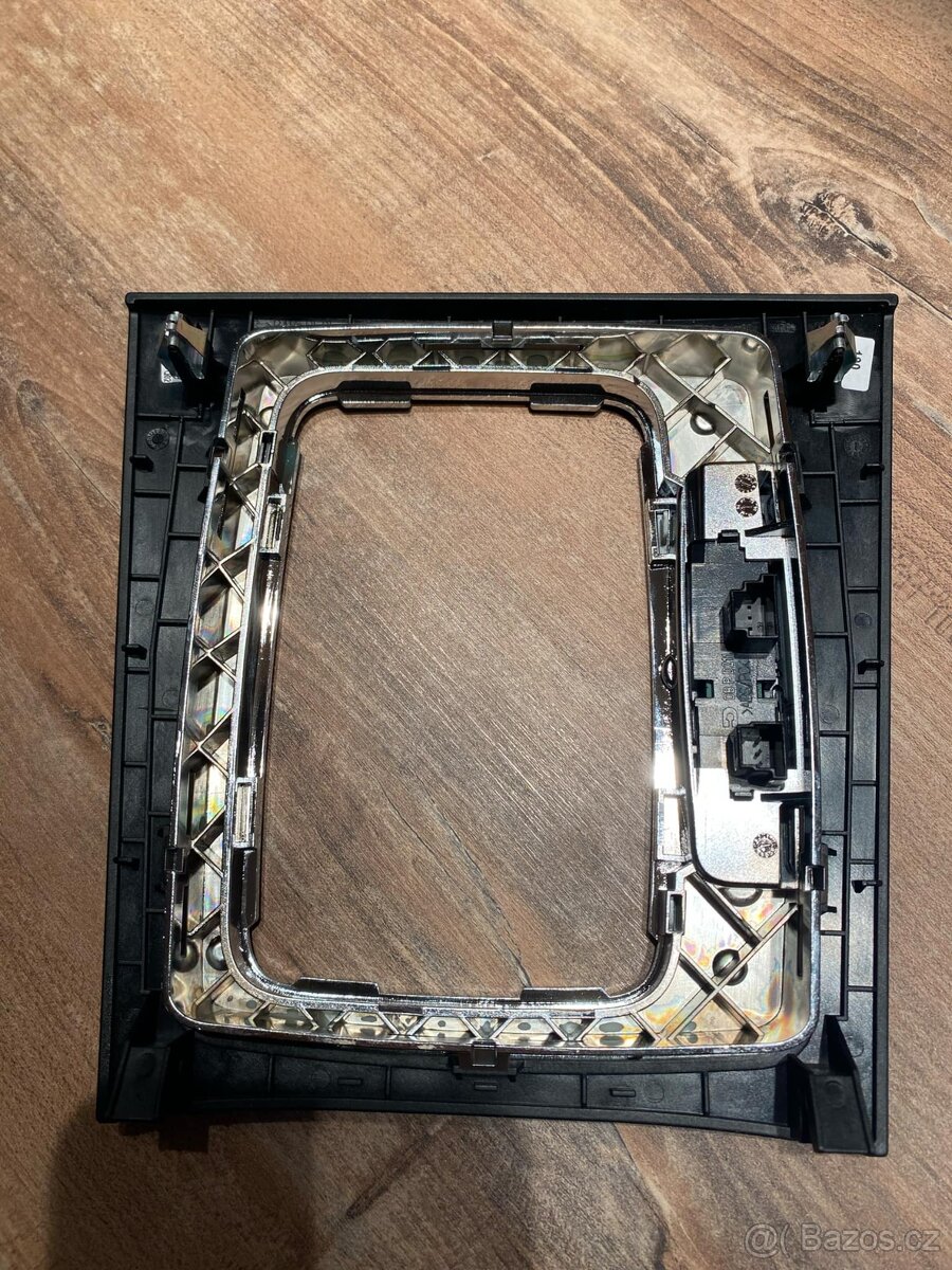Plastová krytka s tlačítky mercedes W204 A2042670288 Q07 - 2