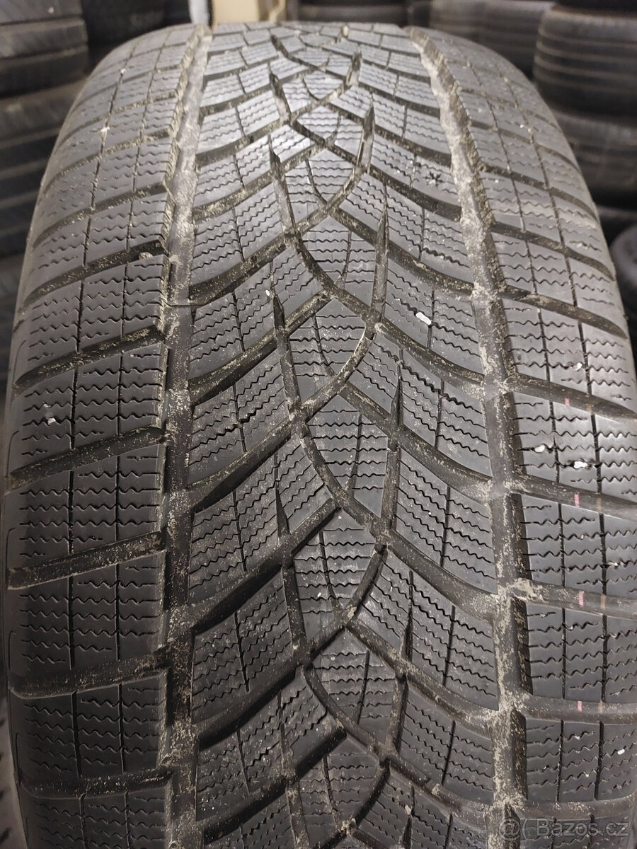 255/50 R21 109H Goodyear UG Performance+ zimní 4ks - 2