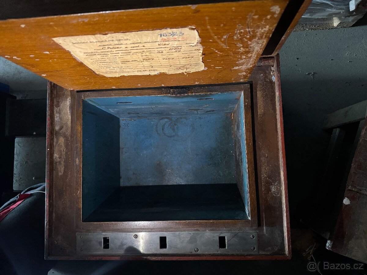 Starožitný trezor malý C.Polzer 1934 - 2