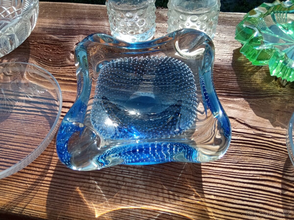 Skleněné retro,popelník, vázička, misky - 2