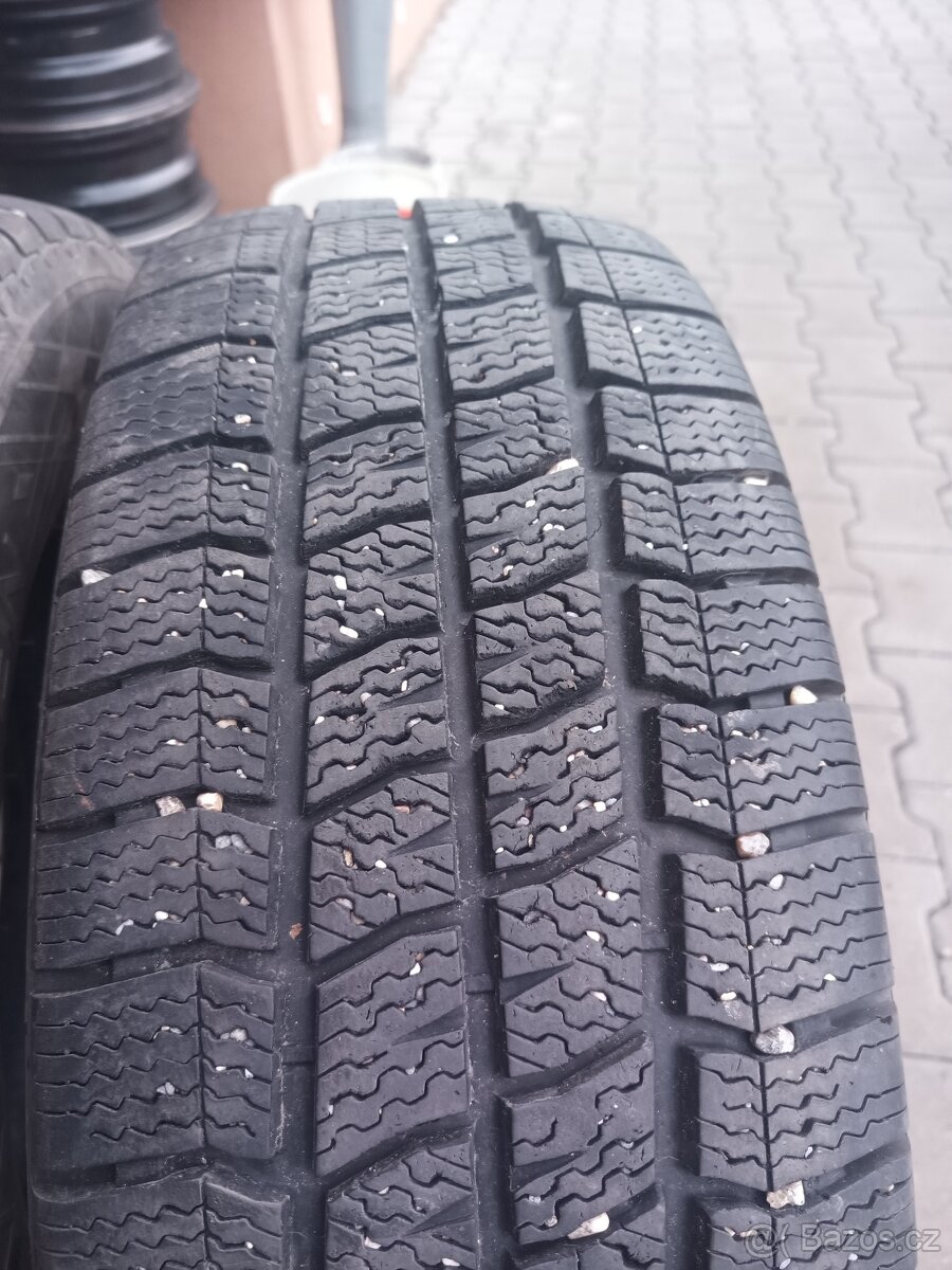 235/65/16C vredestein - 2