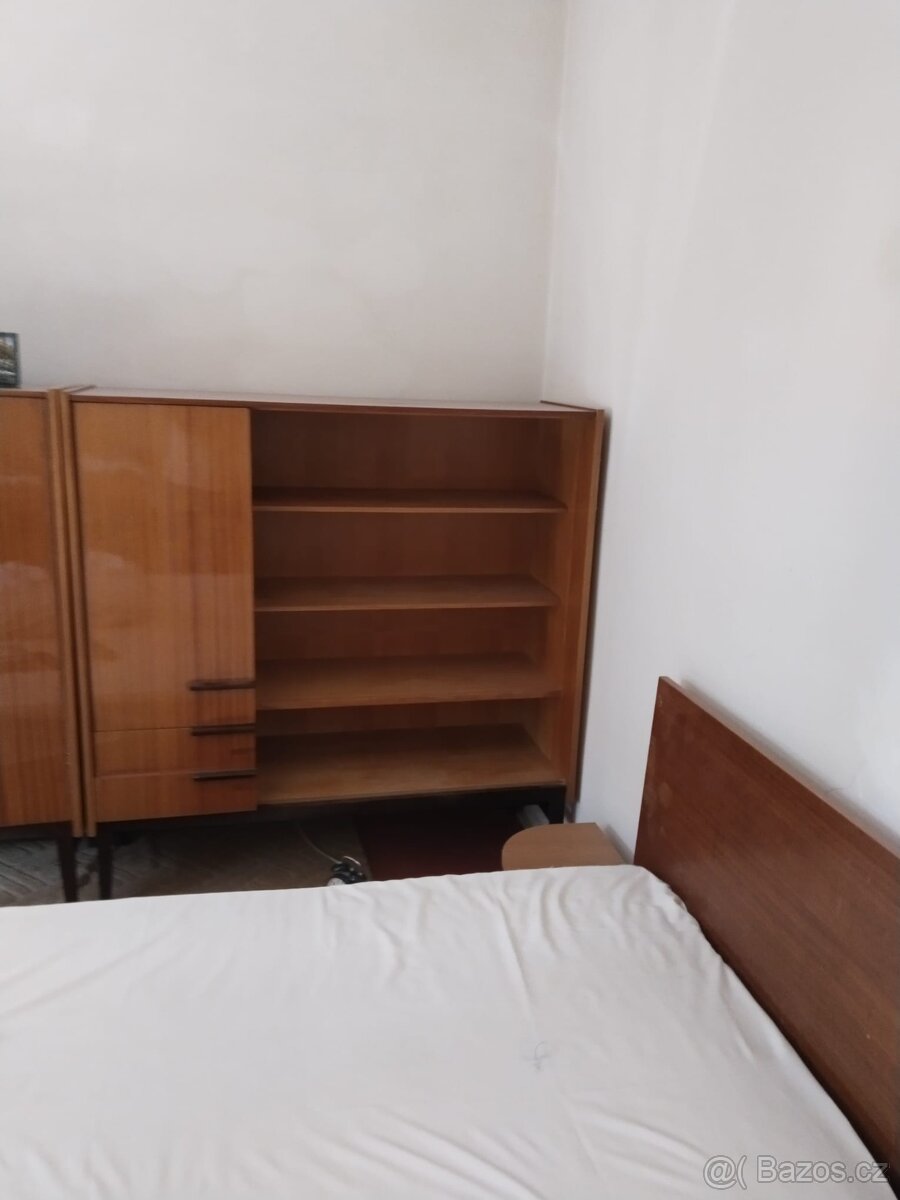 Peřiňák a skříň - 2