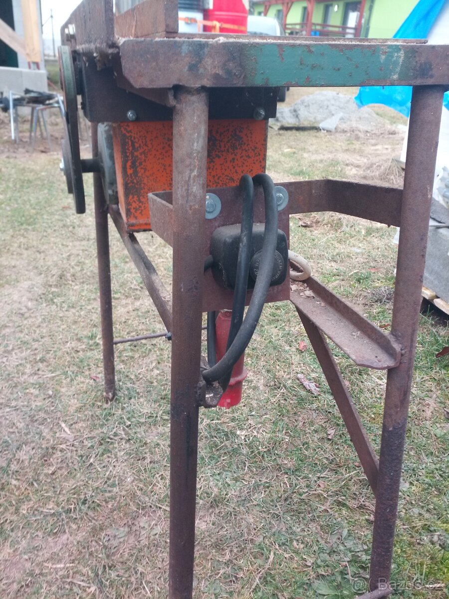 Hoblovka,srovnávačka NAREX - 2