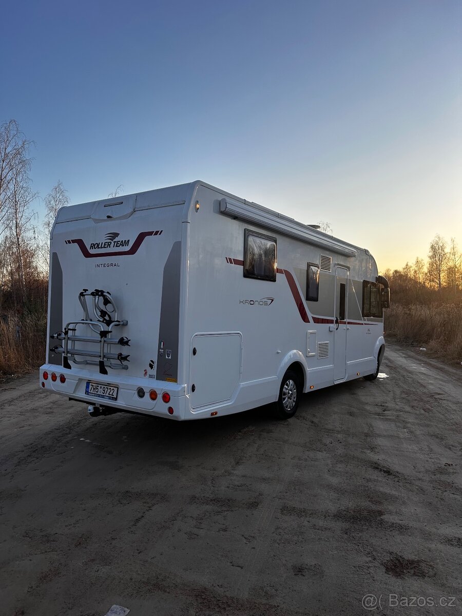Integrovaný obytný automobil Roller Team model Kronos. - 2