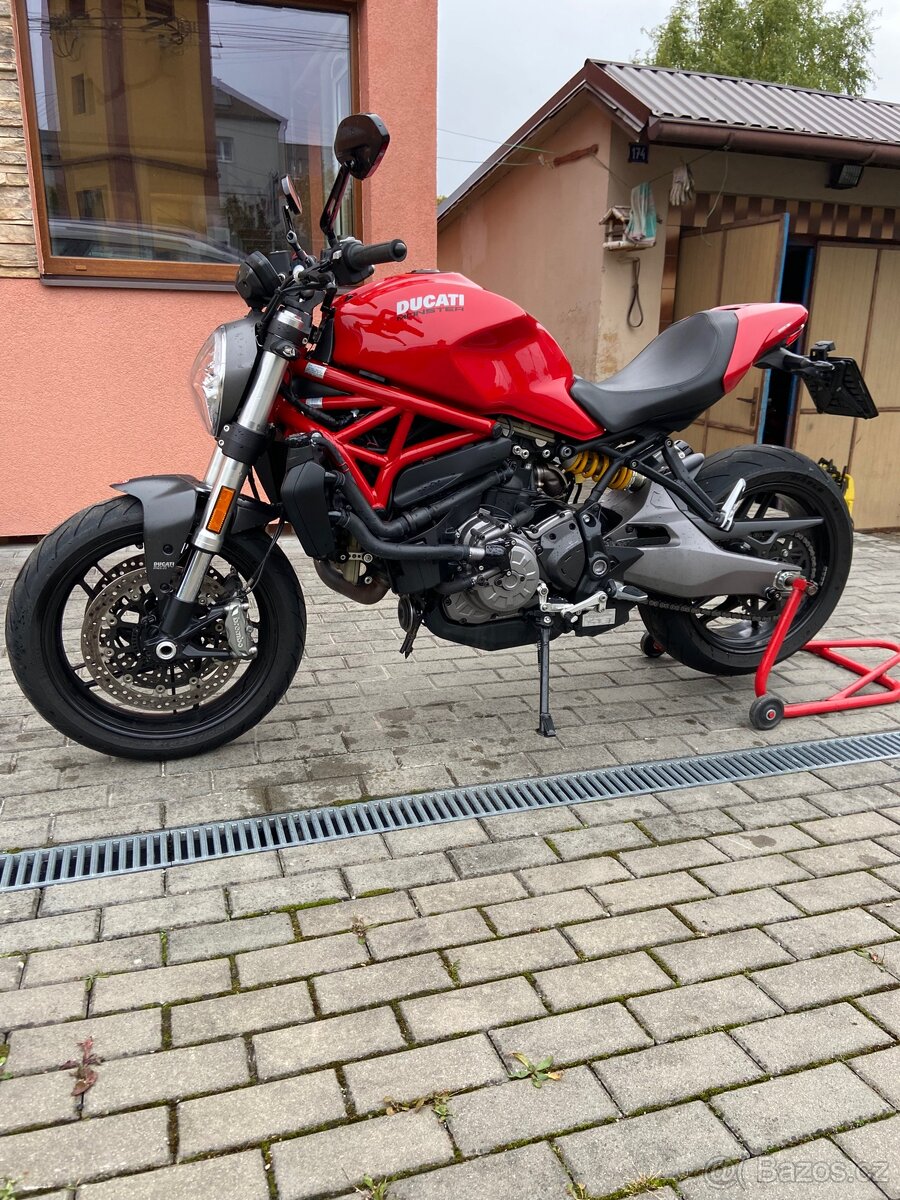 Ducati Monster 821 - 2