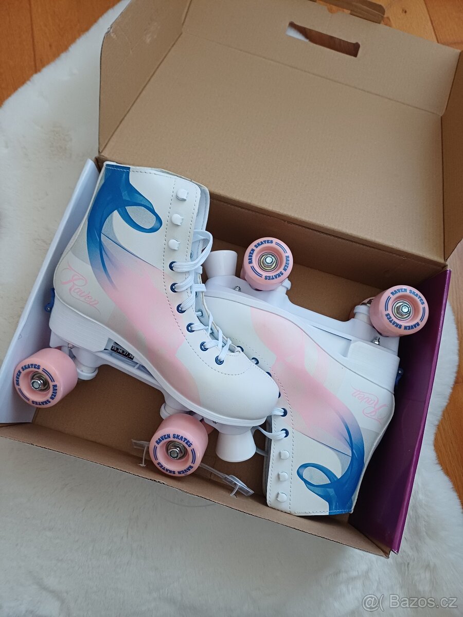 Trekové quad (roller) brusle. - 2