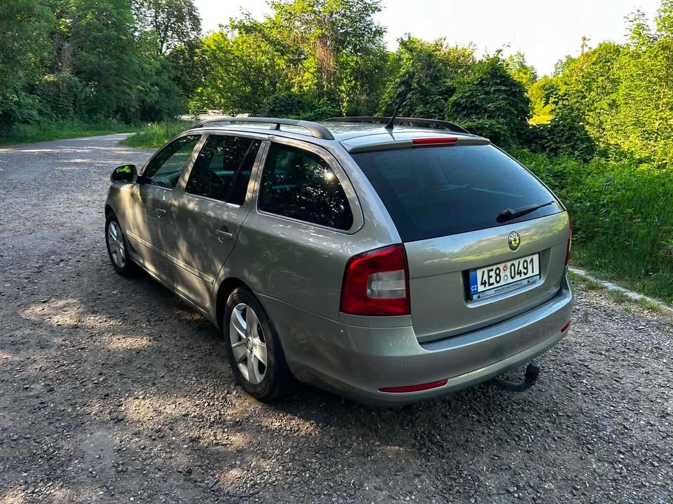 Škoda Octavia 2 1.6 tdi 77kw combi - 2