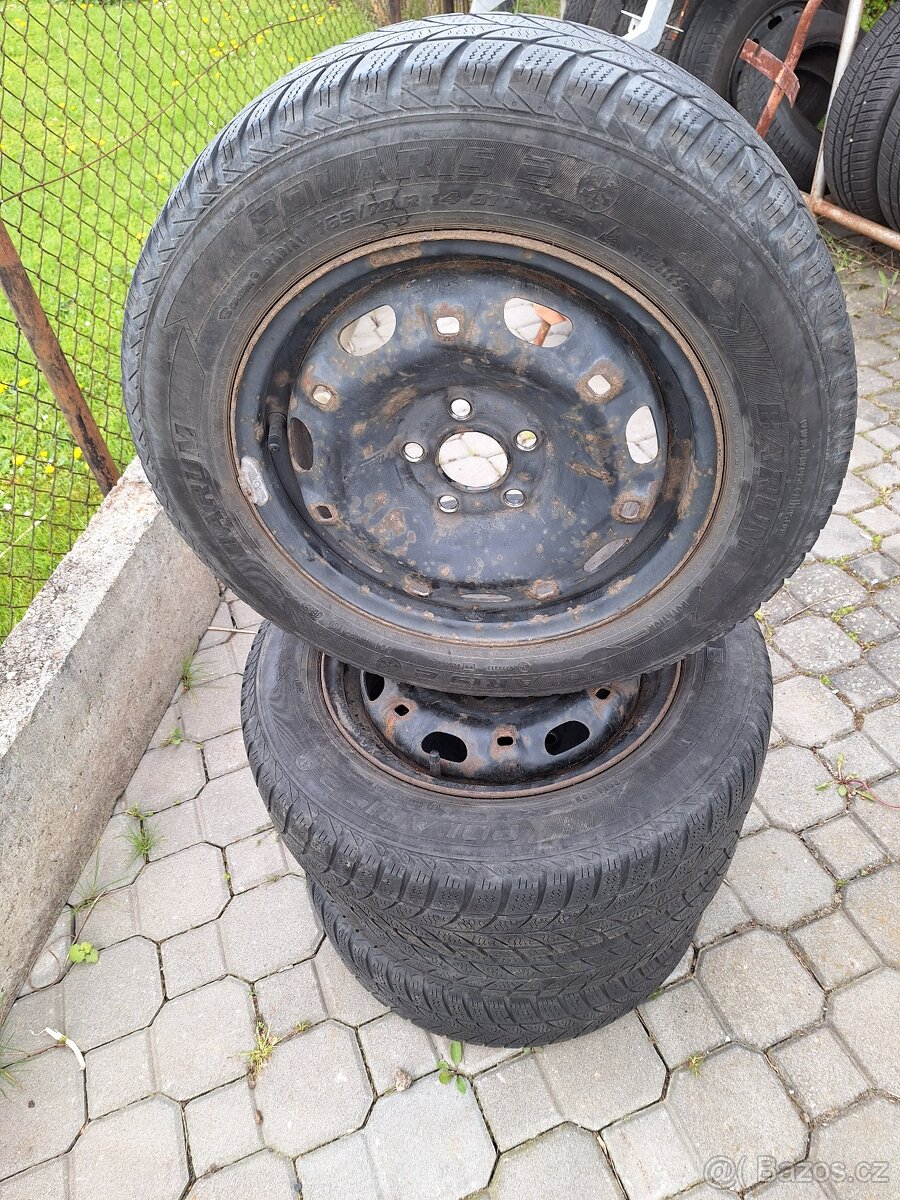 Zimní kola fabia 14"  Barum polaris - 2