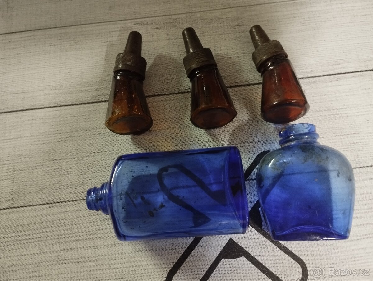 Staré lékárenské lahvičky značené - 2