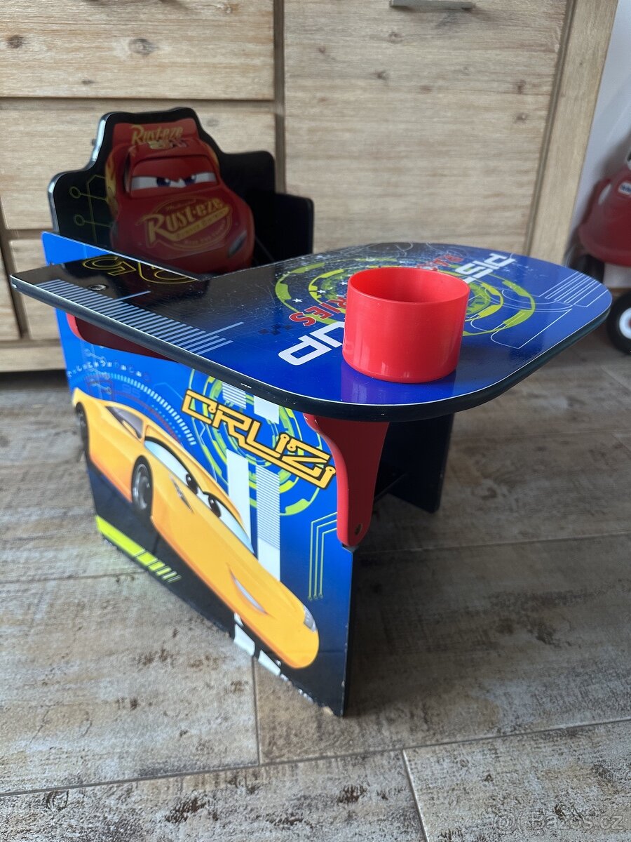 Dětská židlička se stolečkem - 2