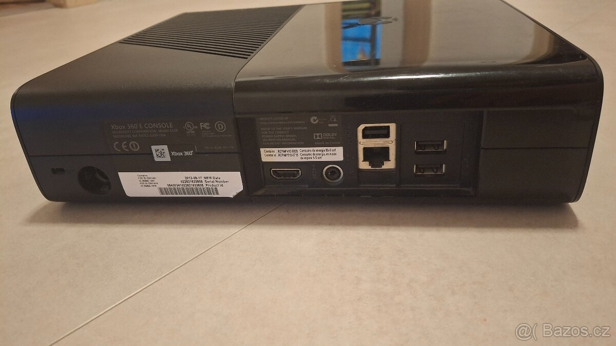 Xbox 360 E – 250GB, 4 ovladače, kinect, 40+ her - 2