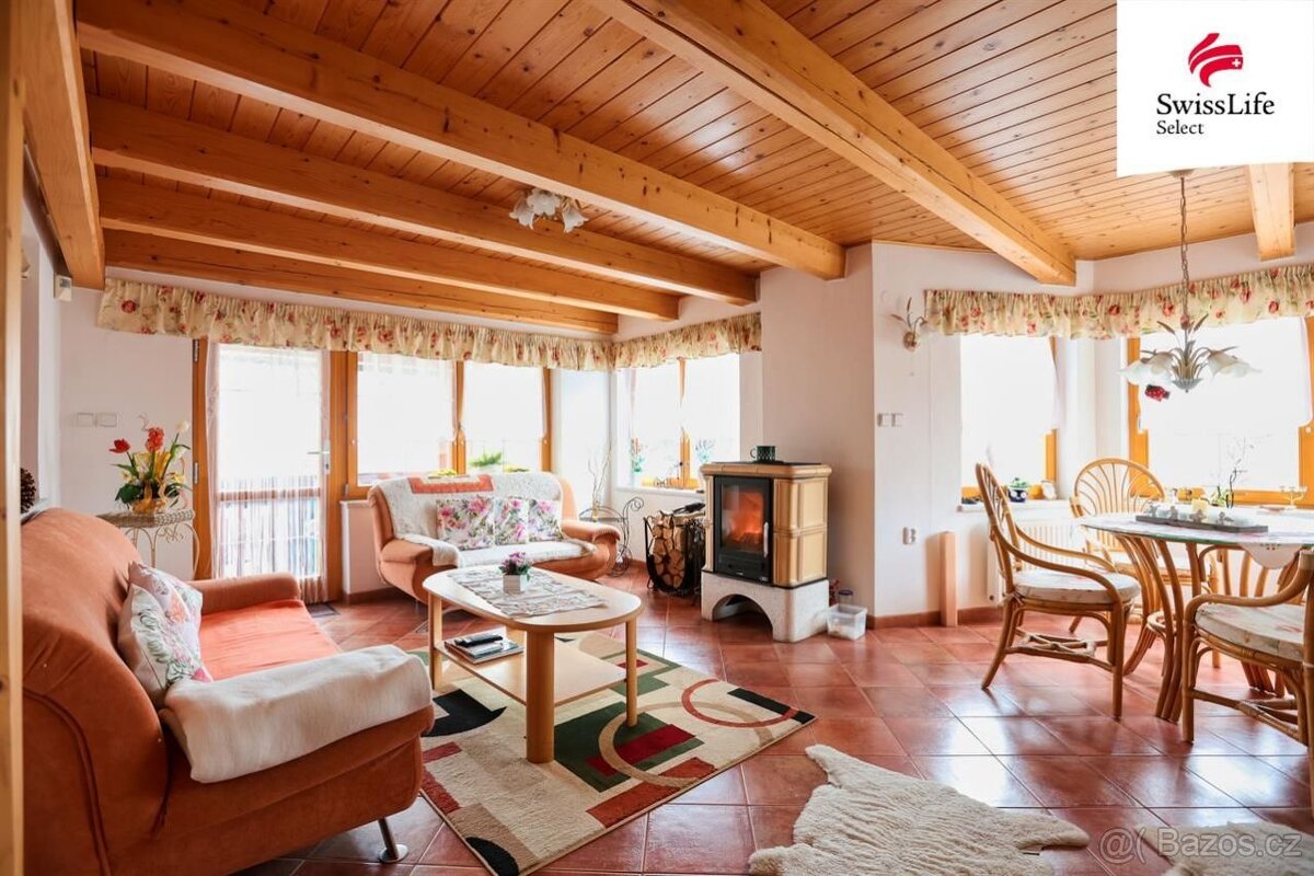 Prodej rodinného domu 400 m2 Husovy sady, Černovice - 2