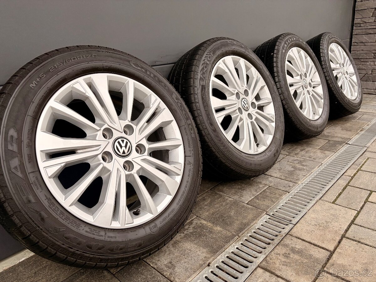Zimní originál VW T6.1 T6 T5 216/60 r17c Goodyear - 2