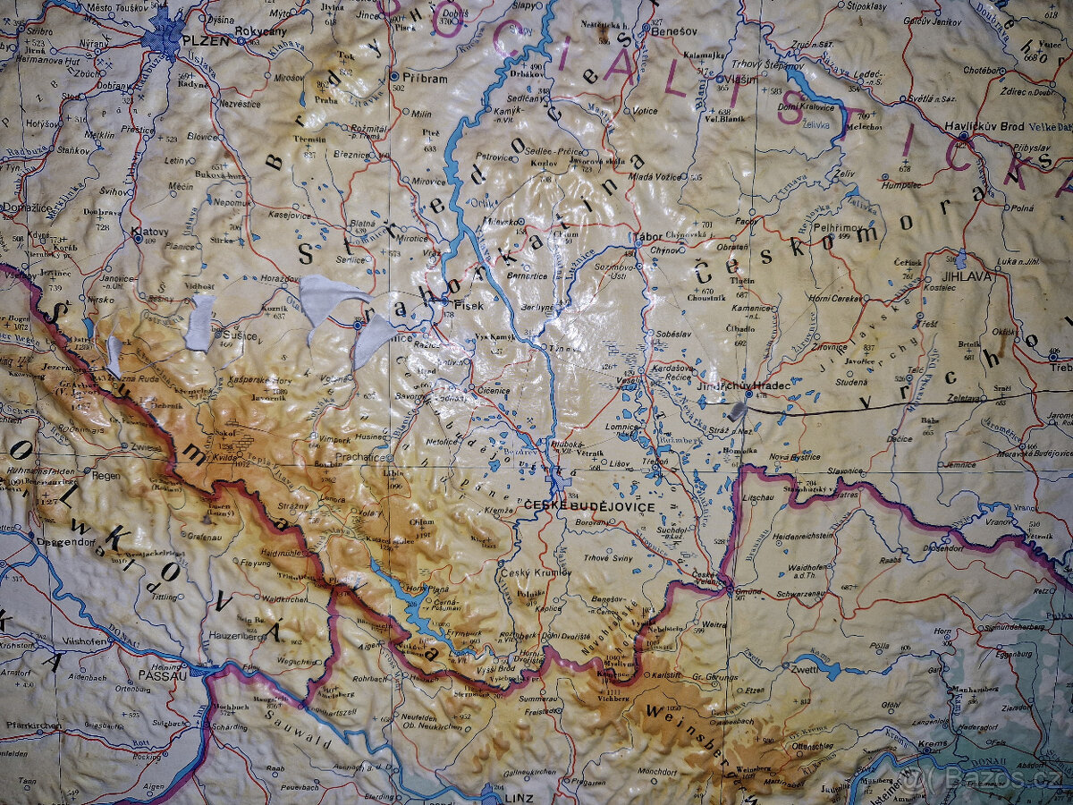 Prodám velkou plastickou mapu ČSSR, šířka 1,8 m z roku 1984 - 2