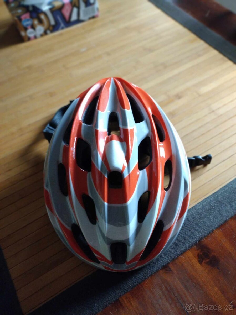 garážový výprodej- helma,bodovky, porcelán a jiné - 2